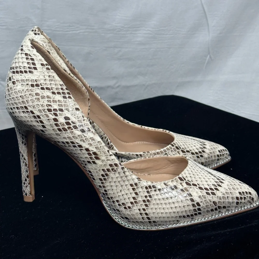 Like new BCBG faux snakeskin pumps animal print heels size 7 - Picture 3 of 10